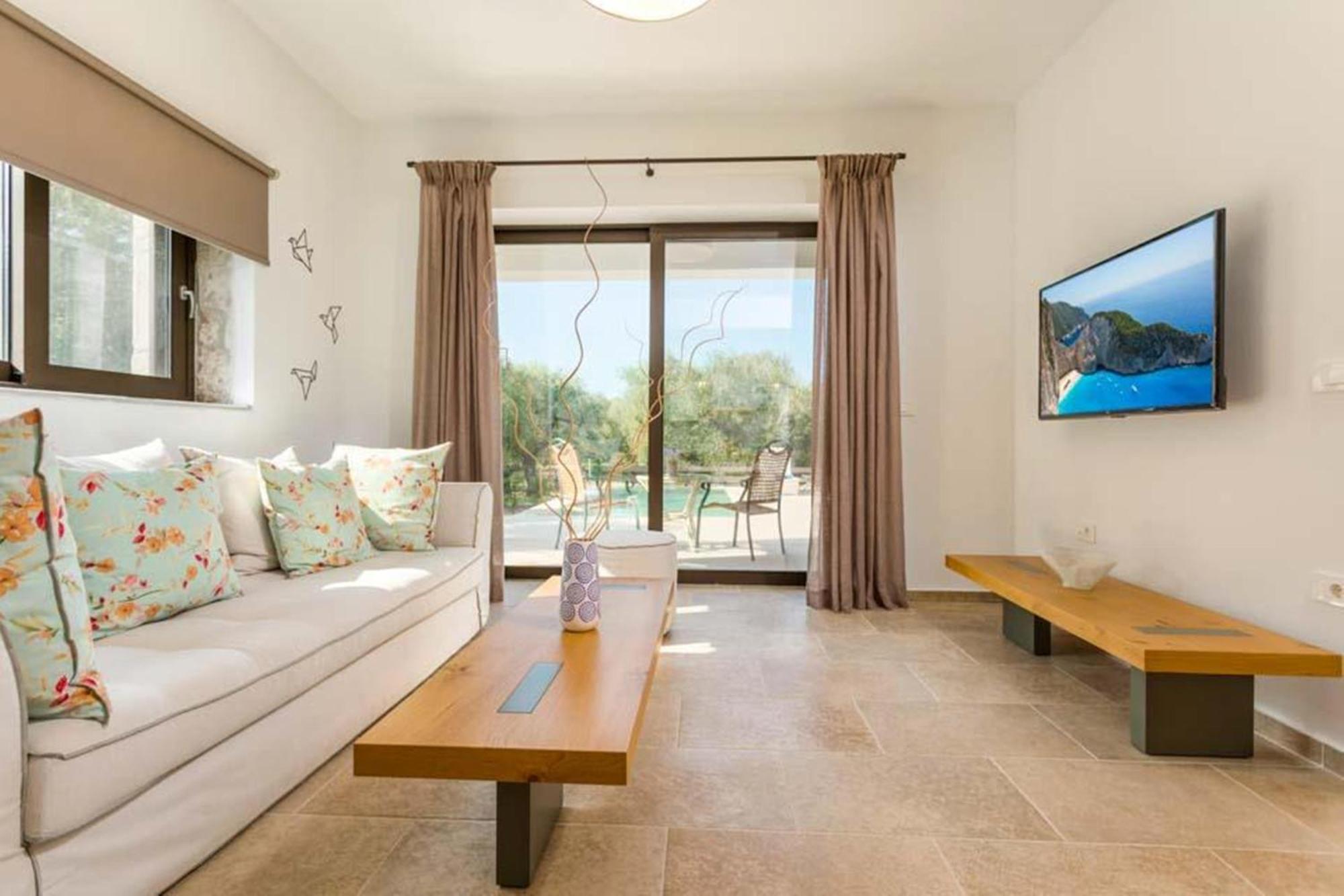 Astarte Villas - Petra Elia Private Villa With Pool Plános Eksteriør billede